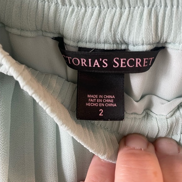 Victoria’s Secret, wmn size 2, stretch waist mint green pleated sheer maxi skirt - Picture 3 of 5